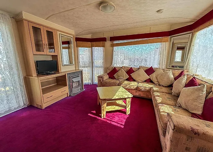 6 Berth Caravan For Hire At Lees Caravan Park In Hunstanton Ref 13006L