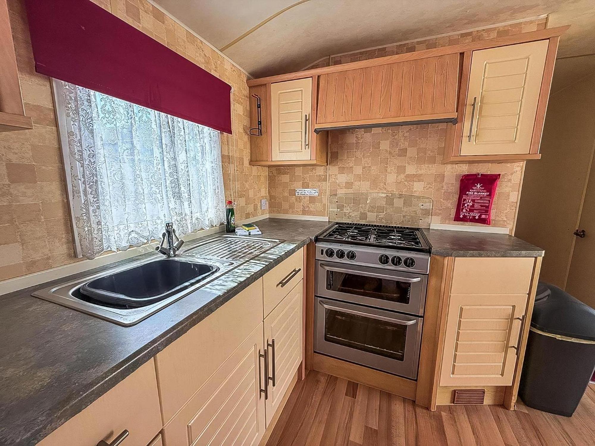 Parque de Campismo 6 Berth Caravan For Hire At Lees In Ref 13006l Hunstanton