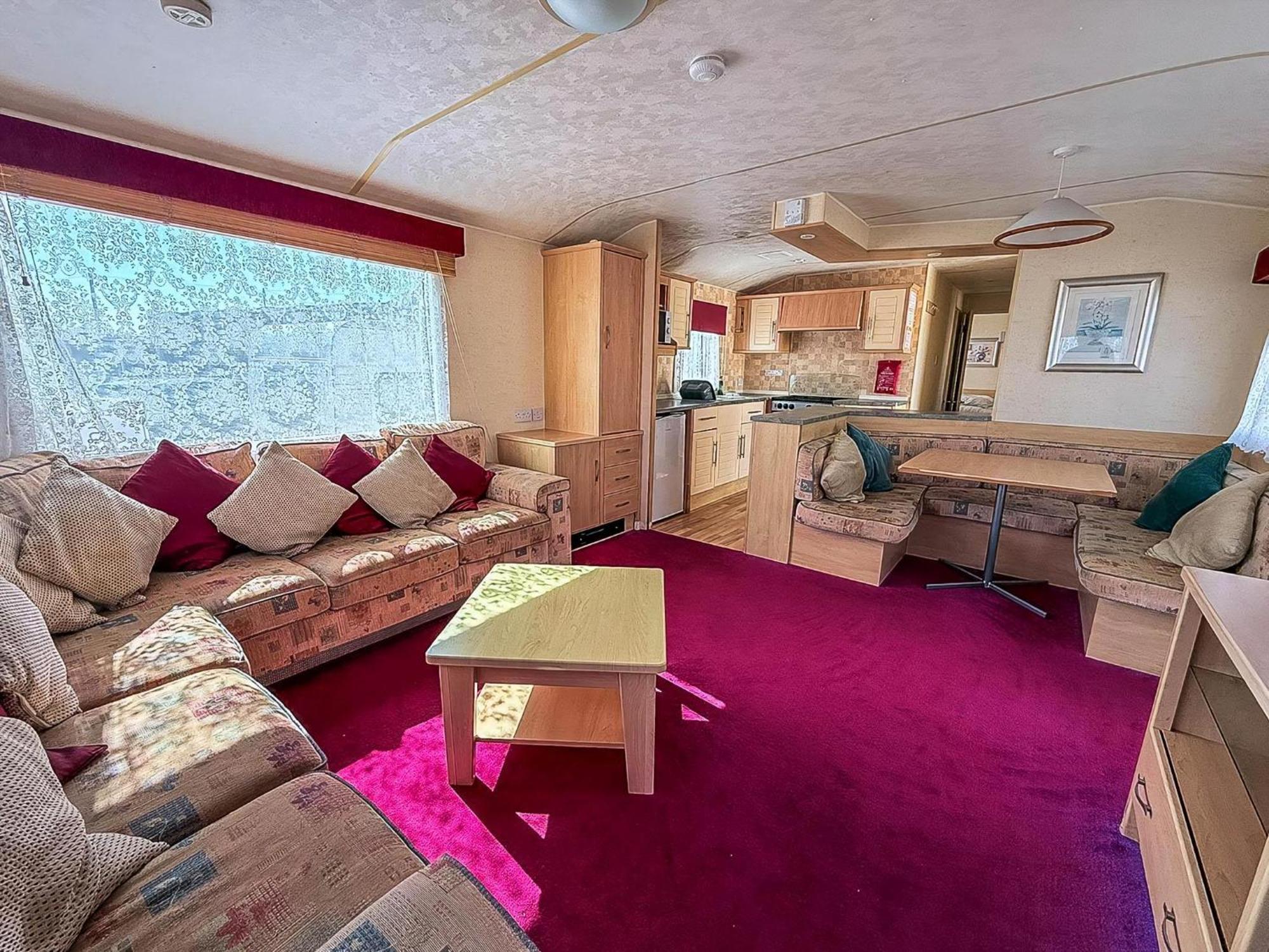 Parque de Campismo 6 Berth Caravan For Hire At Lees In Ref 13006l *