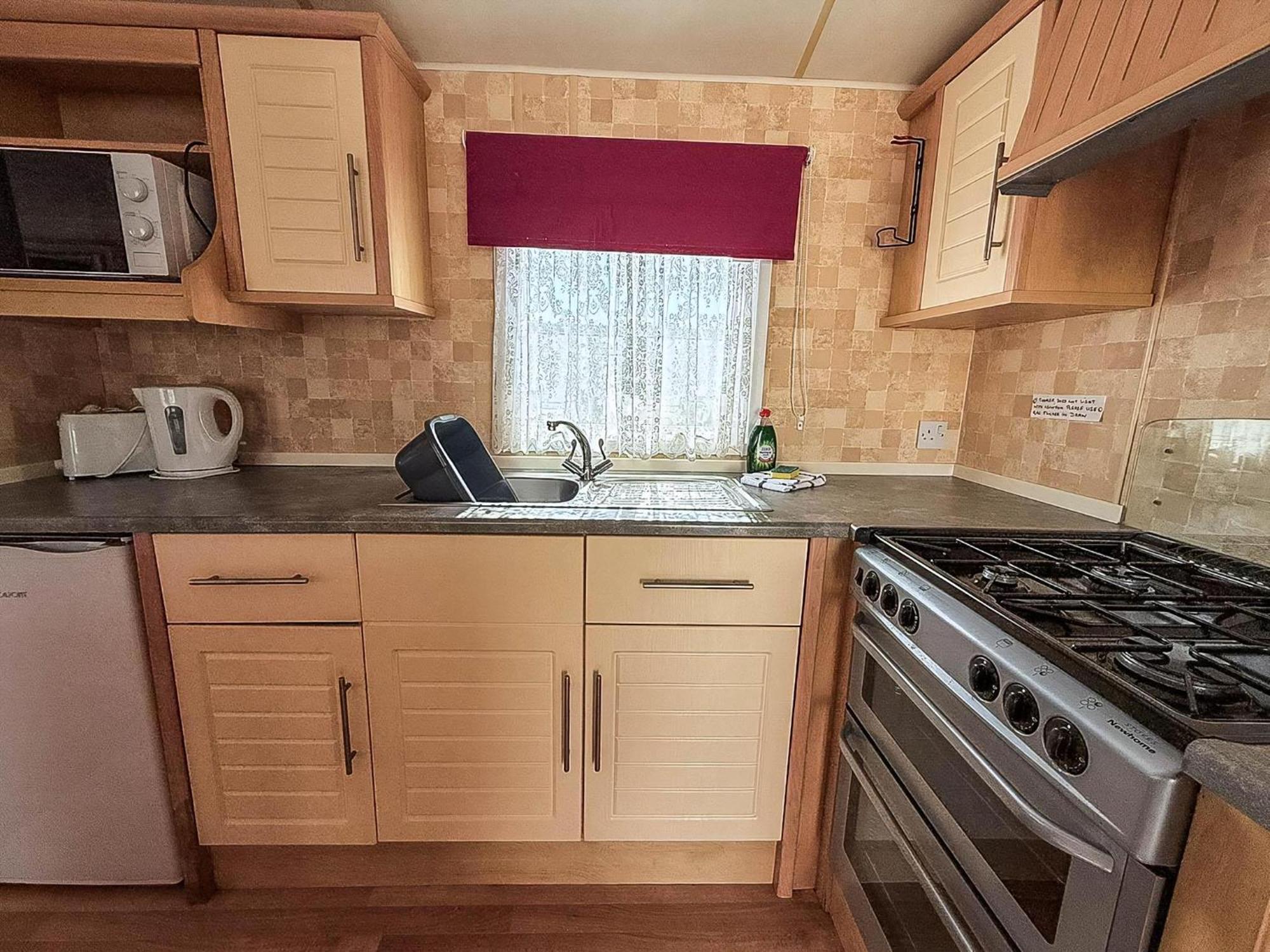 6 Berth Caravan For Hire At Lees In Ref 13006l Parque de Campismo *